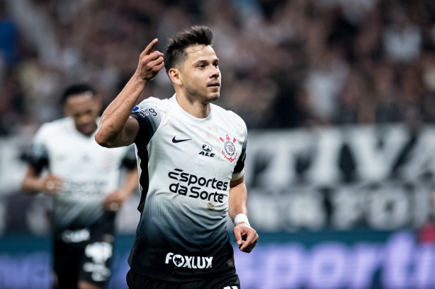 MANUTENÇÃO GARANTIDA! Corinthians renova contrato com trio de jogadores antes de reforçar elenco