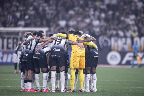 Elenco do Corinthians durante o duelo contra o Barcelona de Guayaquil na Neo Qu�mica Arena