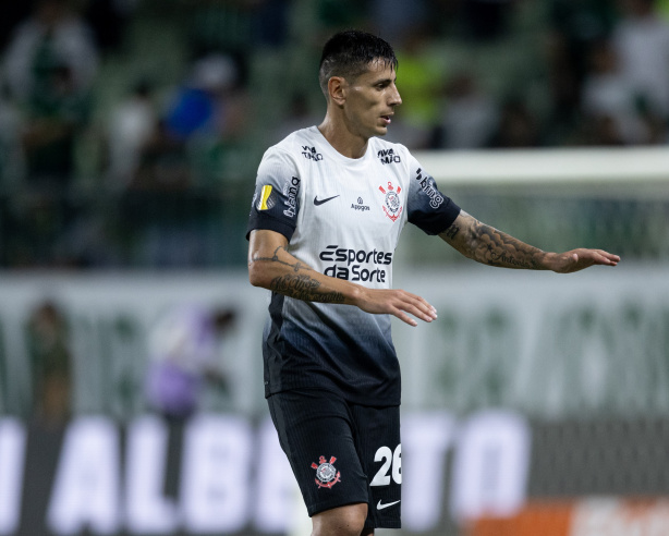 Angileri � uma das novidades do Corinthians na lista de inscritos para a Sul-Americana