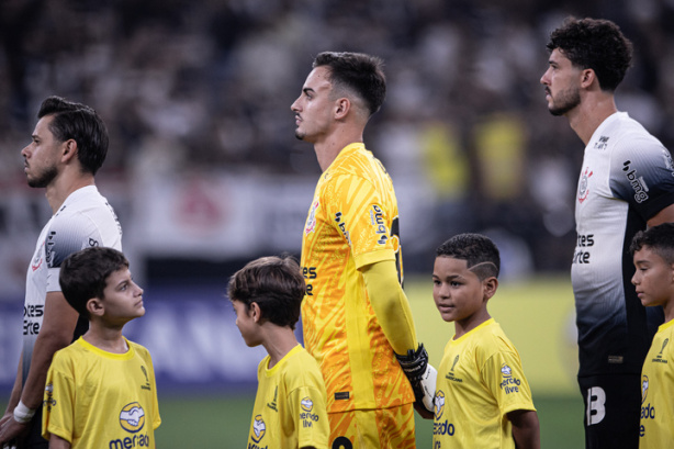 O Corinthians perdeu na estreia da Sul-Americana para o Hurac�n por 2 a 1