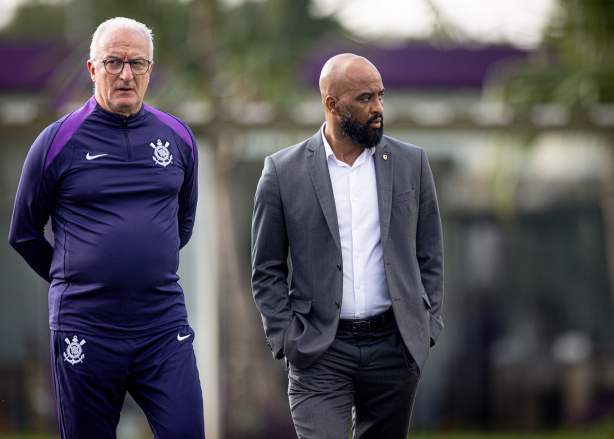 Jogador do Timão denunciado ao STJD! Volante é denunciado no STJD e pode tomar suspensão dura