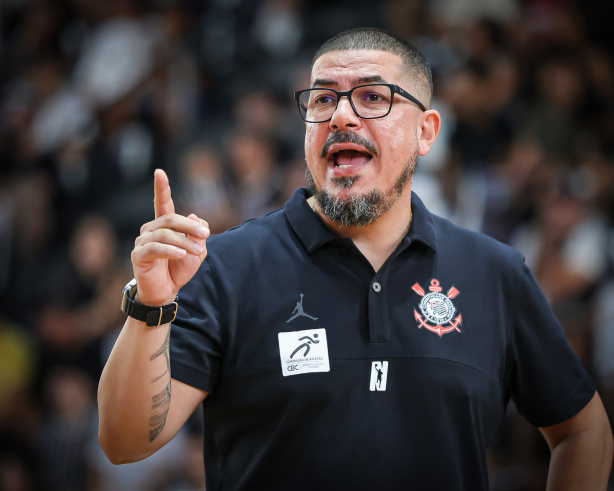 Técnico de basquete do Corinthians lamenta morte de ídolo nacional