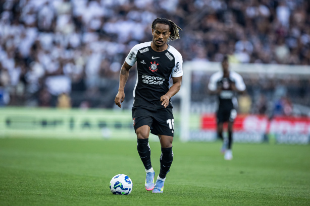 POLÊMICA: Carrillo desabafa sobre mercado após título do Timão