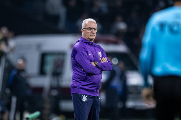 Dorival J�nior � beira do campo contra o Vit�ria