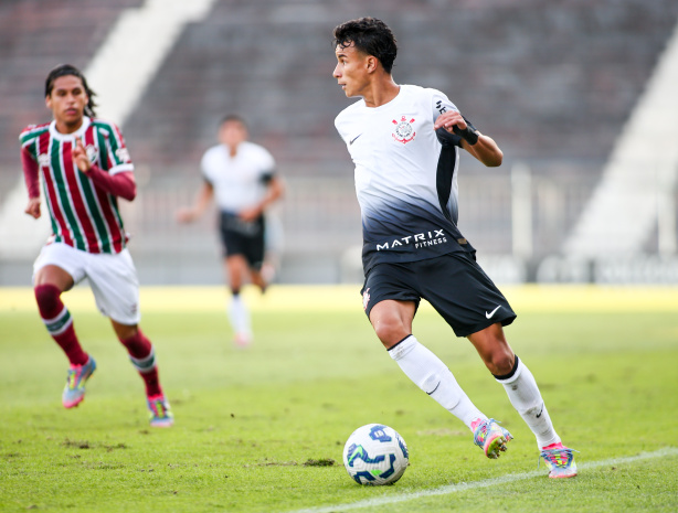 CHOQUE TOTAL! Corinthians pode perder 3 promessas da base por multas consideradas baixas!