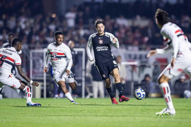 Meia do Corinthians busca primeiro gol em Majestoso para 'fechar' trinca de rivais