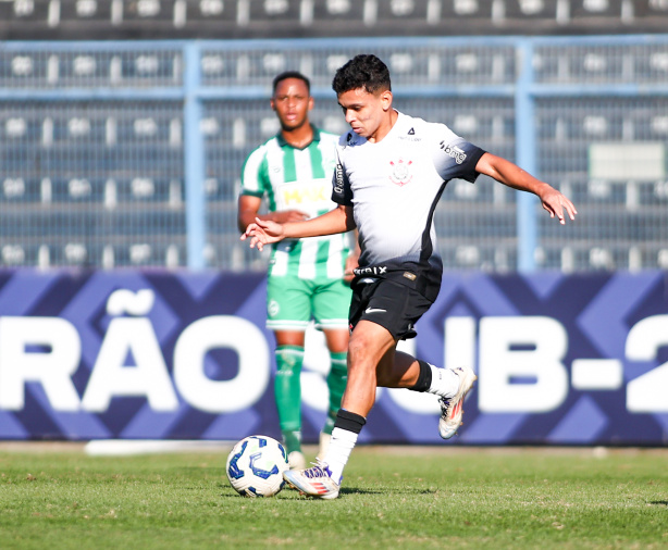 Volante do Corinthians projeta clássico pelo Brasileiro Sub-20