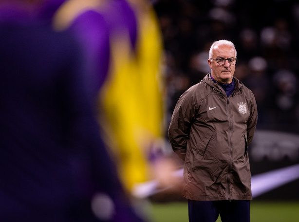 Neste momento, o Corinthians tem tr�s atletas entregues ao departamento m�dico al�m de Andr� Carrillo