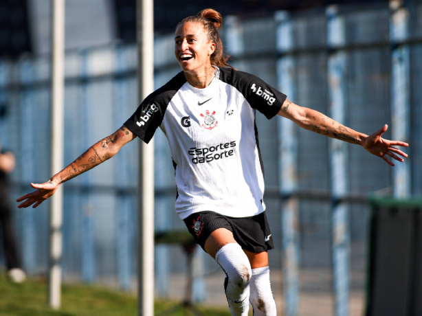 Corinthians goleia Red Bull Bragantino e soma primeiros pontos no Paulistão Feminino