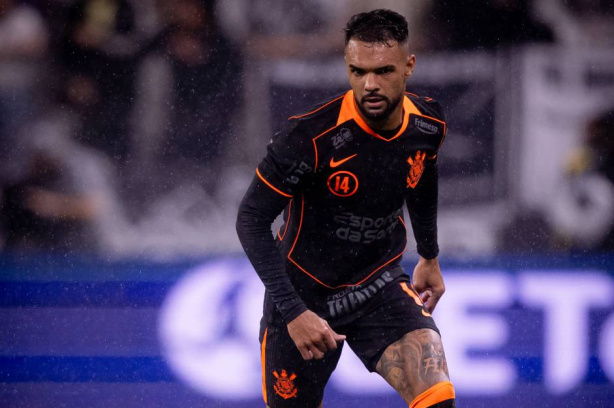 Corinthians quita segunda parcela na CRND pelo volante Raniele