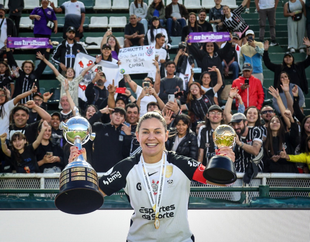 Gabi Zanotti ultrapassa Grazi e se torna a jogadora com mais jogos na história do Corinthians
