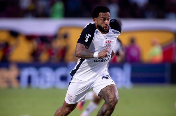 Memphis Depay assume culpa por derrota do Corinthians: “Posso fazer melhor”