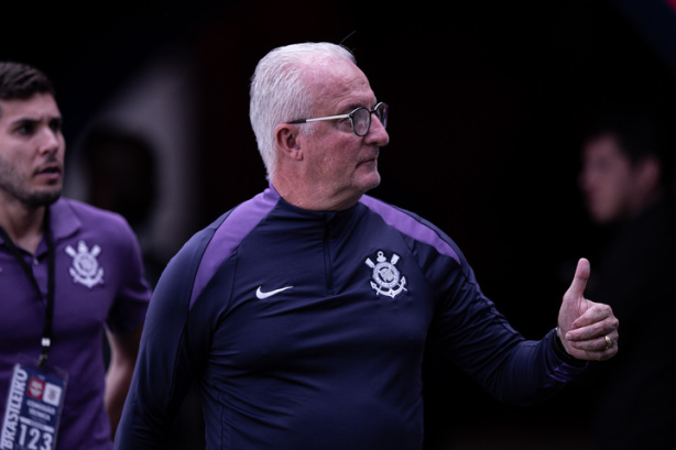 Corinthians perde novamente e vê chances de Libertadores despencarem