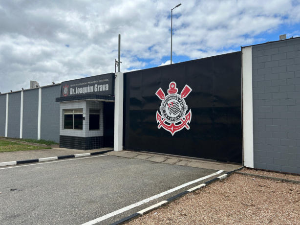 Corinthians contrata analista com passagens por gigantes ingleses para ampliar atuação internacional