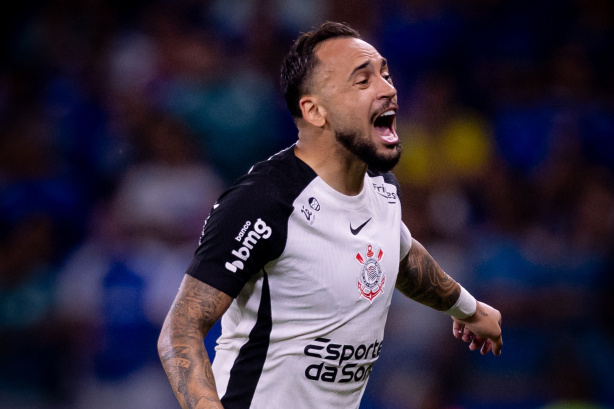 VAI FICAR? Corinthians avança por renovação de Maycon e amplia oferta por concorrência