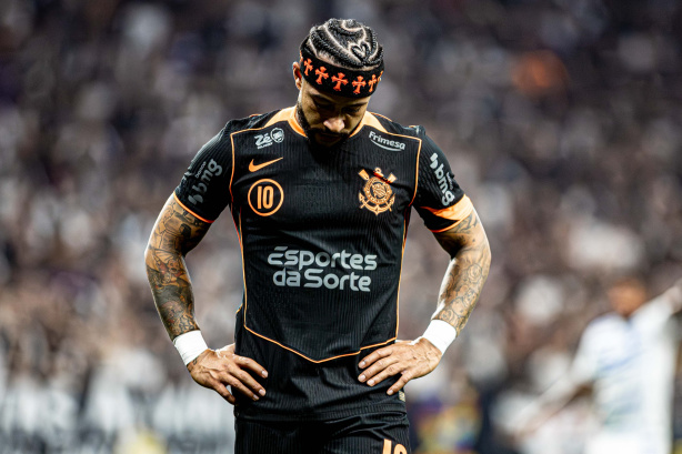 Corinthians projeta ataque com Memphis e Yuri para estreia no Brasileirão