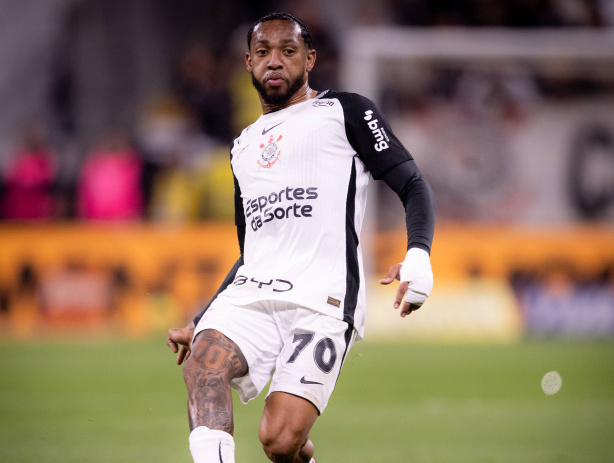 TINHA CRISE? Ex-volante do Corinthians alfineta após demissão de Dorival