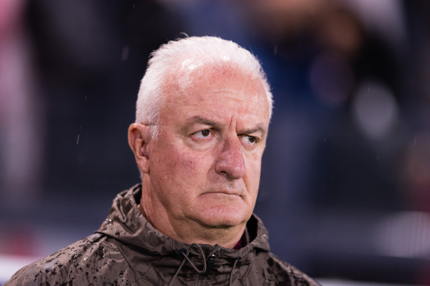 Dorival quebra silêncio após demissão no Corinthians e expõe ligação com Stabile antes do Natal