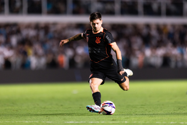 Meia do Corinthians amplia liderança no ranking de assistentes da equipe em 2026