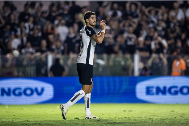 Pedro Raul tenta aproveitar ausências no ataque para desencantar no retorno ao Corinthians