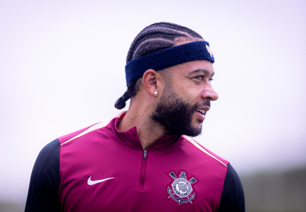 Memphis Depay revela por que escolheu o Corinthians e diz lidar com críticas desde os 16 anos