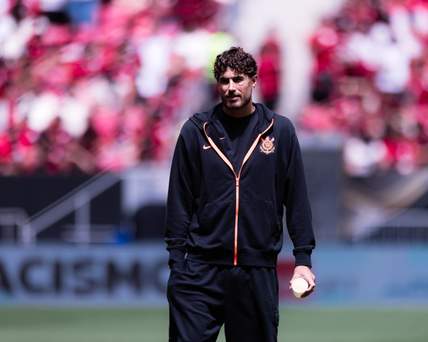 Corinthians mantém Pedro Raul no elenco após procura de clubes da Série A