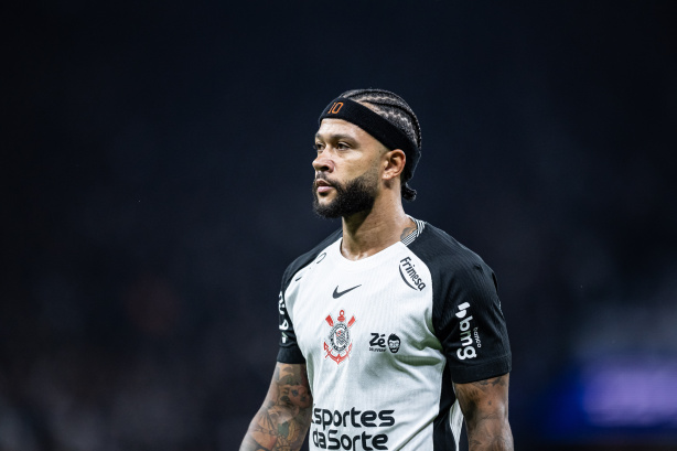 Ídolo do Corinthians detona jogadores e culpa até Memphis pela derrota contra Fluminense