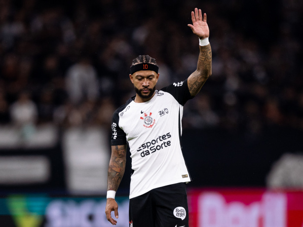 Dorival JĂşnior lamenta novo problema de Memphis Depay apĂłs cuidados do Corinthians
