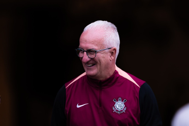 Últimas do Corinthians: cobrança no CT, pressão em Dorival e novo pedido de intervenção no clube
