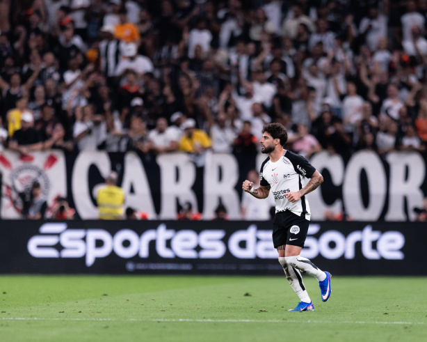 Yuri Alberto iguala ídolo na artilharia histórica do Corinthians