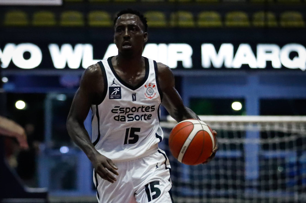 Ala do Corinthians ultrapassa mil pontos no Novo Basquete Brasil