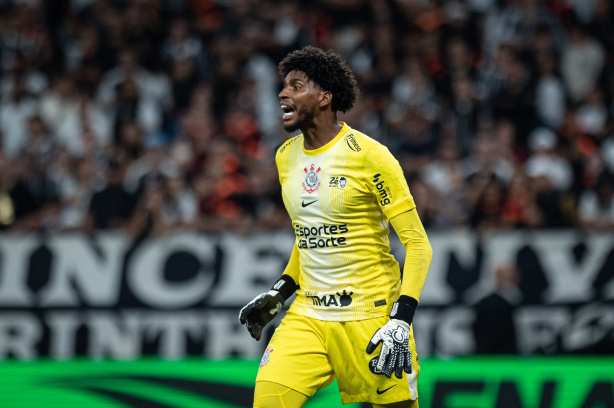 Ãšltimas do Corinthians: corte de Memphis, CT do feminino e desfalques certos