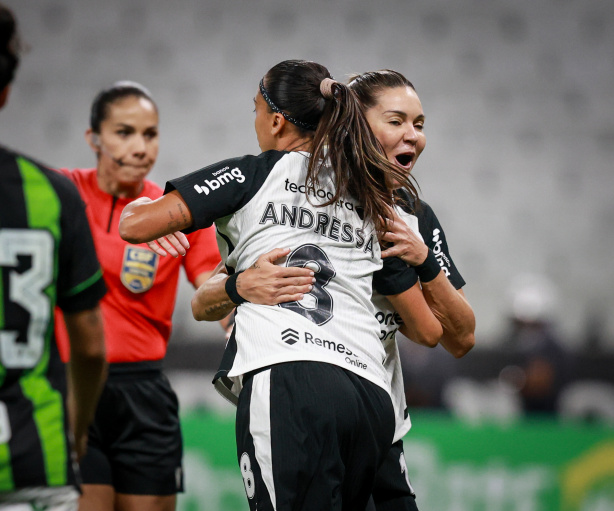 Corinthians encara o Botafogo buscando emendar sequência de vitórias no Brasileirão; saiba tudo