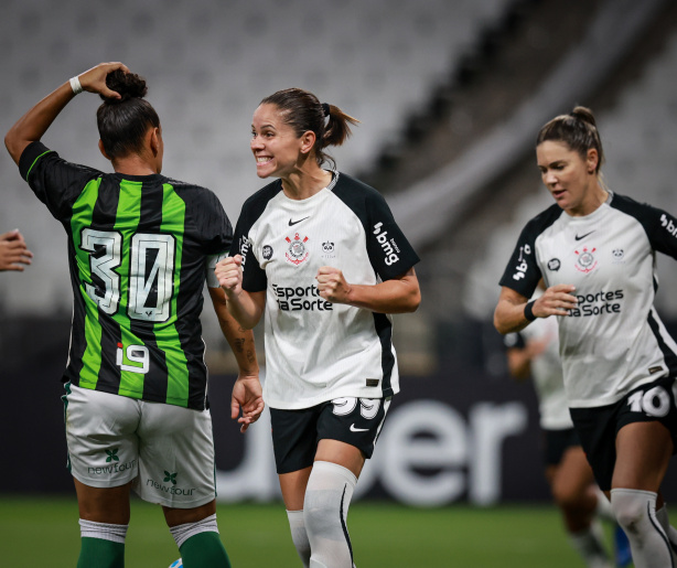 Corinthians mantém retrospecto perfeito e chega à quarta vitória sobre o América-MG