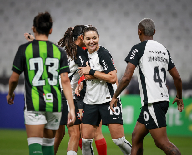 Corinthians volta a marcar quatro gols em um jogo após mais de cinco meses