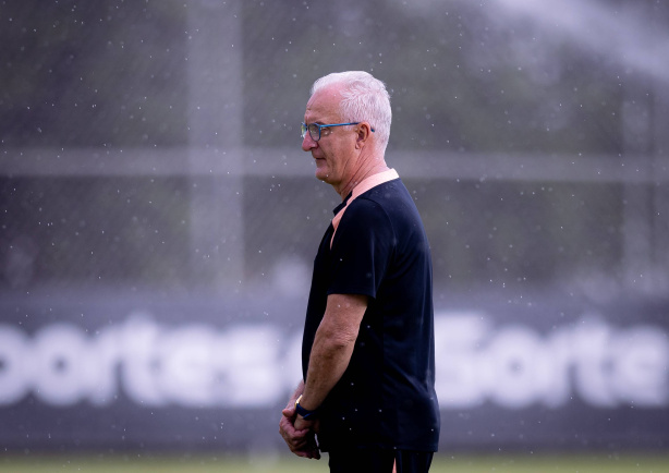 Você é favorável à possível demissão de Dorival Júnior no Corinthians? Vote na enquete do Meu Timão!