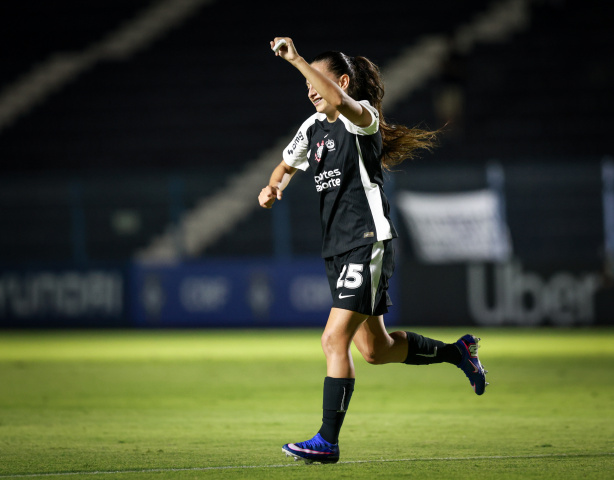 Técnica do Corinthians elogia Belén Aquino e explica sua titularidade contra o Red Bull Bragantino
