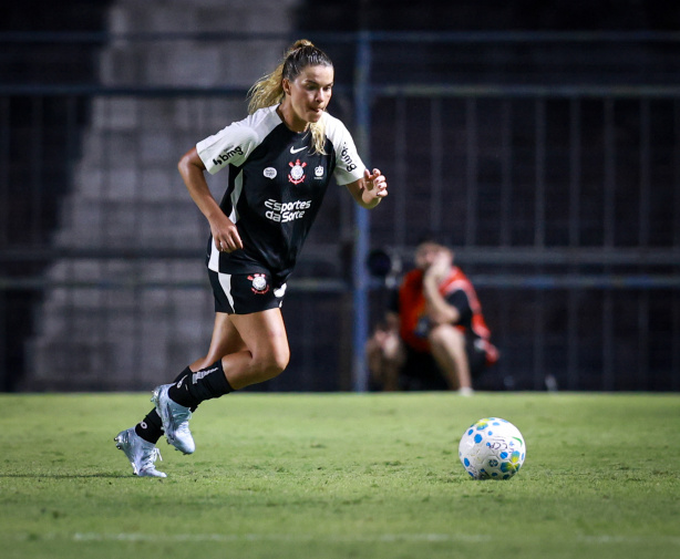 Tamires cobra mudança de mentalidade do Corinthians para reencontro diante do São Paulo
