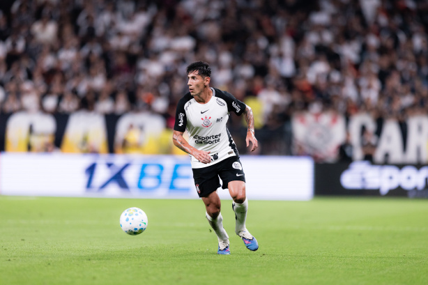 Lateral-esquerdo do Corinthians será ausência para clássico contra o Palmeiras