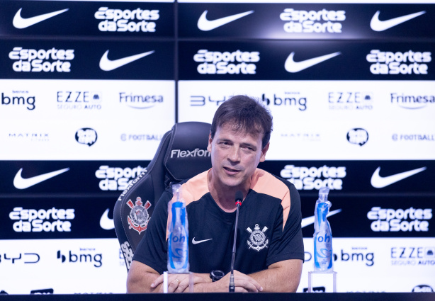 Diniz pondera sobre punição imposta ao Corinthians pelo STJD por injúria racial ocorrida no Dérbi