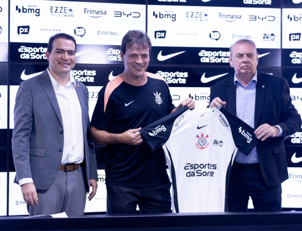 Diniz ressalta importância de Marcelo Paz na negociação para acerto com o Corinthians