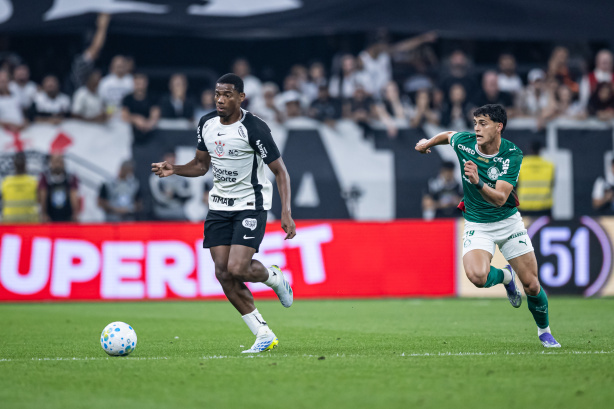 Corinthians multa jovem volante por expulsão após gesto obsceno no Dérbi