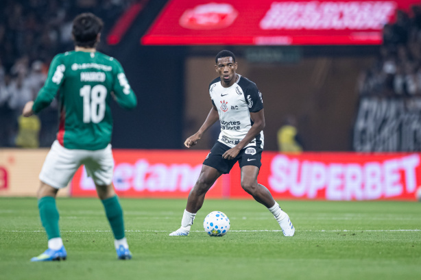 Fiel demonstra irritação por expulsões e elogia goleiro no empate contra o Palmeiras