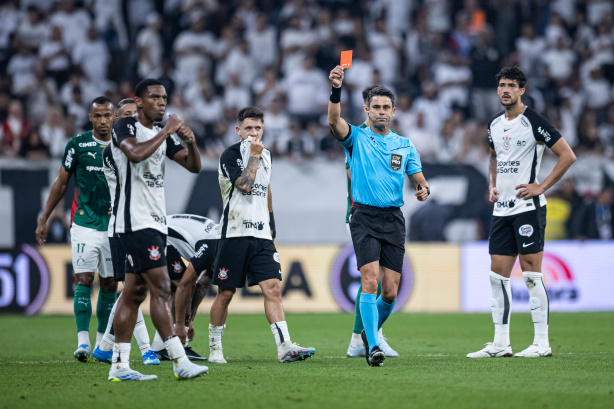 Corinthians volta a ter dois jogadores expulsos no mesmo jogo depois de cinco meses