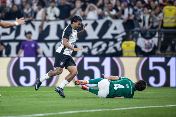 Lateral do Corinthians foi o atleta com mais duelos vencidos em empate no Dérbi