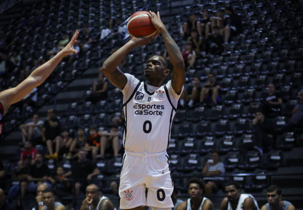 Com cesta ao estourar do cronômetro, Corinthians vence Unifacisa nos playoffs do NBB