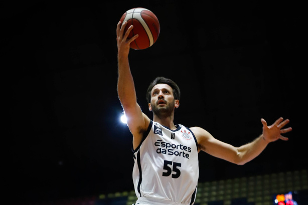 Corinthians é decisivo no ataque e vence o Caxias do Sul pelo fechamento do NBB