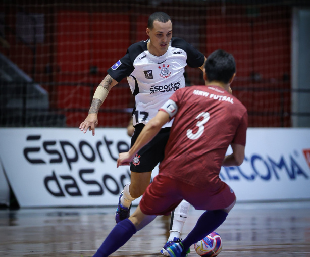 Reforço do Corinthians assume vice-artilharia da equipe na temporada