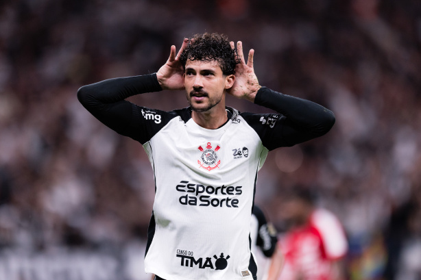Corinthians amplia invencibilidade do El Campín após empate dramático na Libertadores
