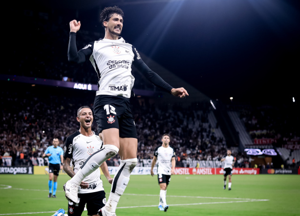 Gustavo Henrique alcança feito inusitado na carreira em vitória diante do Santa Fe